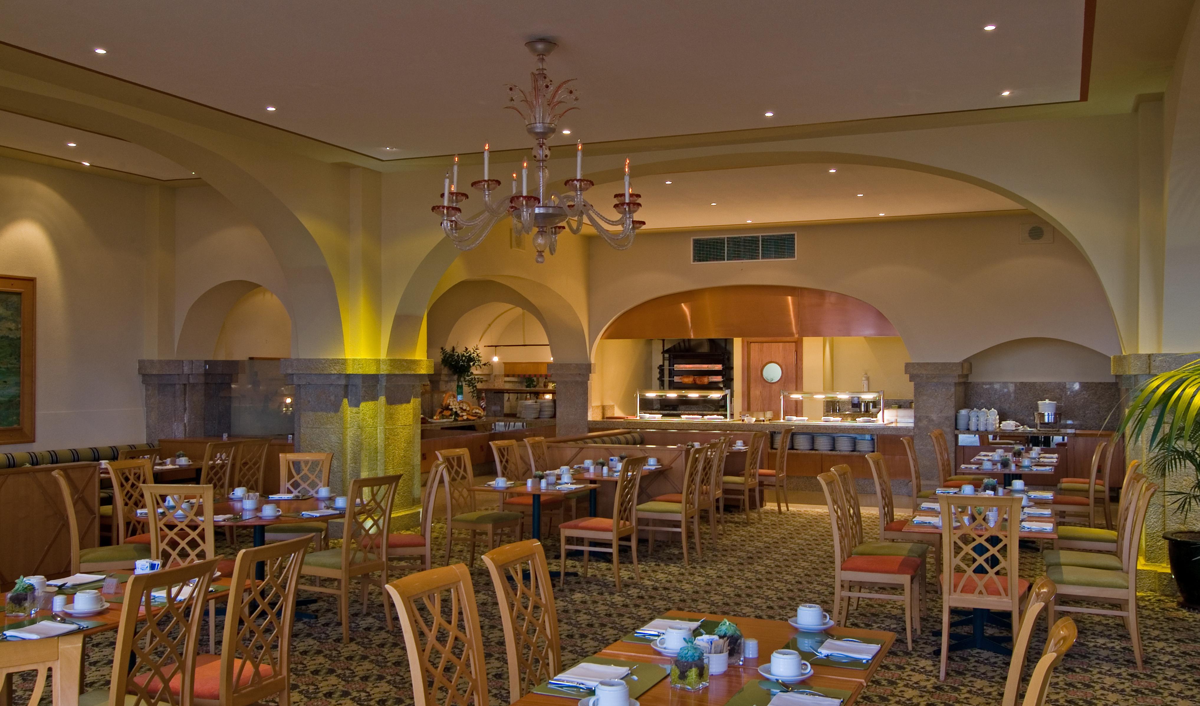 Pestana Carlton Madeira Ocean Resort Hotel Funchal  Eksteriør billede The restaurant at the Grand Hotel