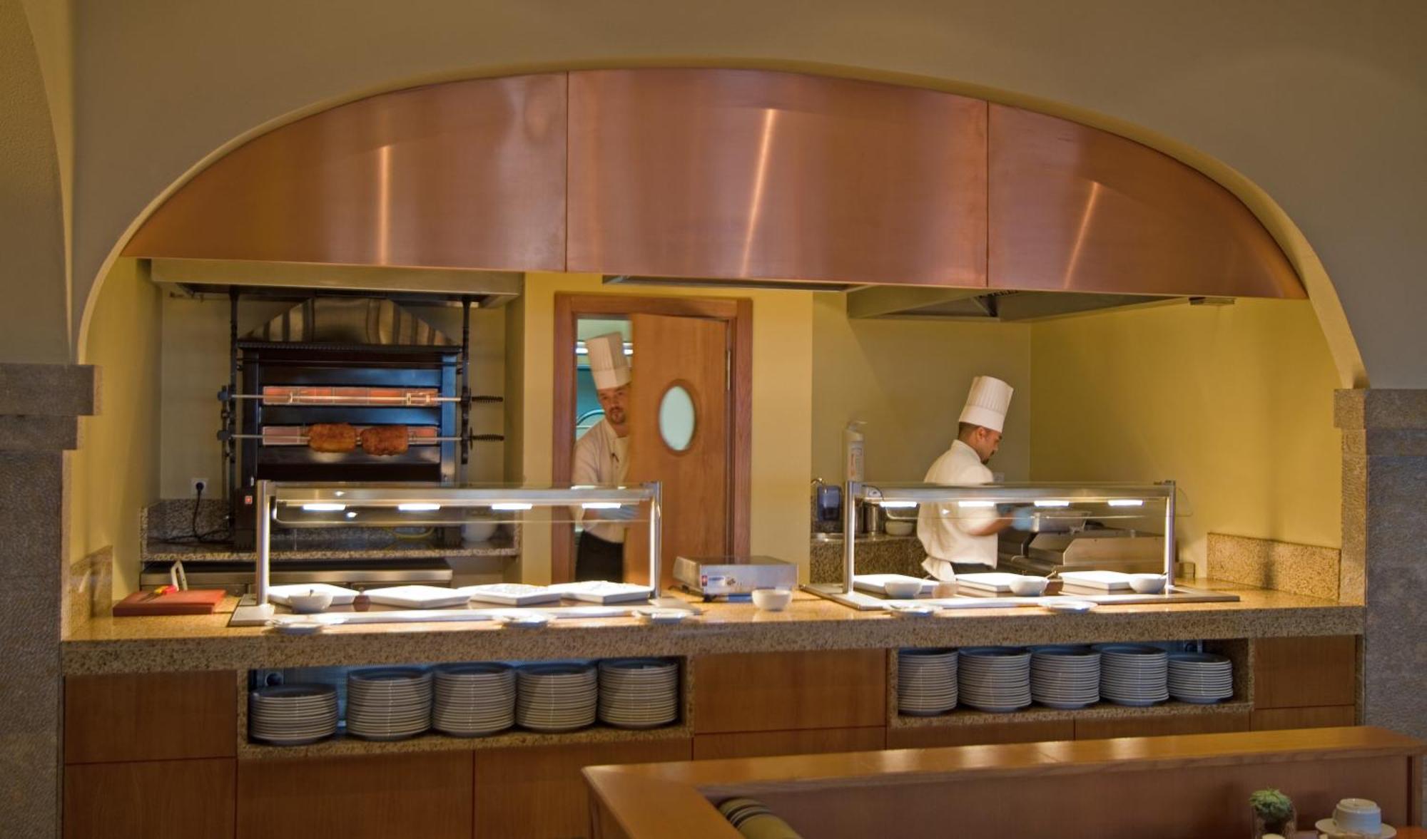 Pestana Carlton Madeira Ocean Resort Hotel Funchal  Eksteriør billede A hot plate at a buffet
