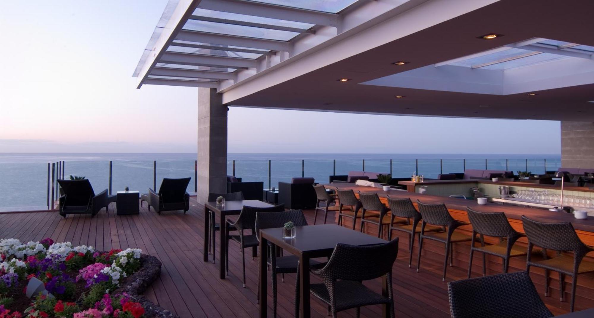 Pestana Carlton Madeira Ocean Resort Hotel Funchal  Eksteriør billede Sky Bar