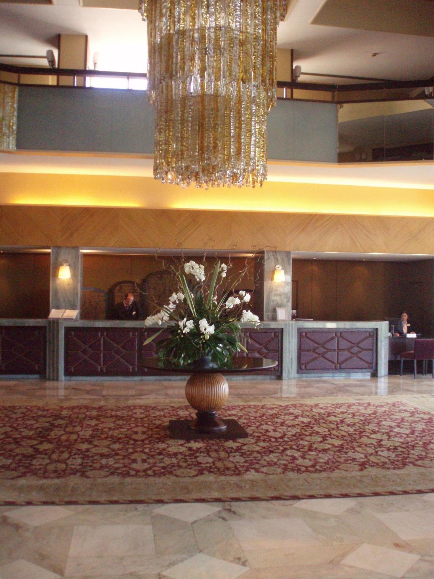 Pestana Carlton Madeira Ocean Resort Hotel Funchal  Eksteriør billede The lobby of the hotel